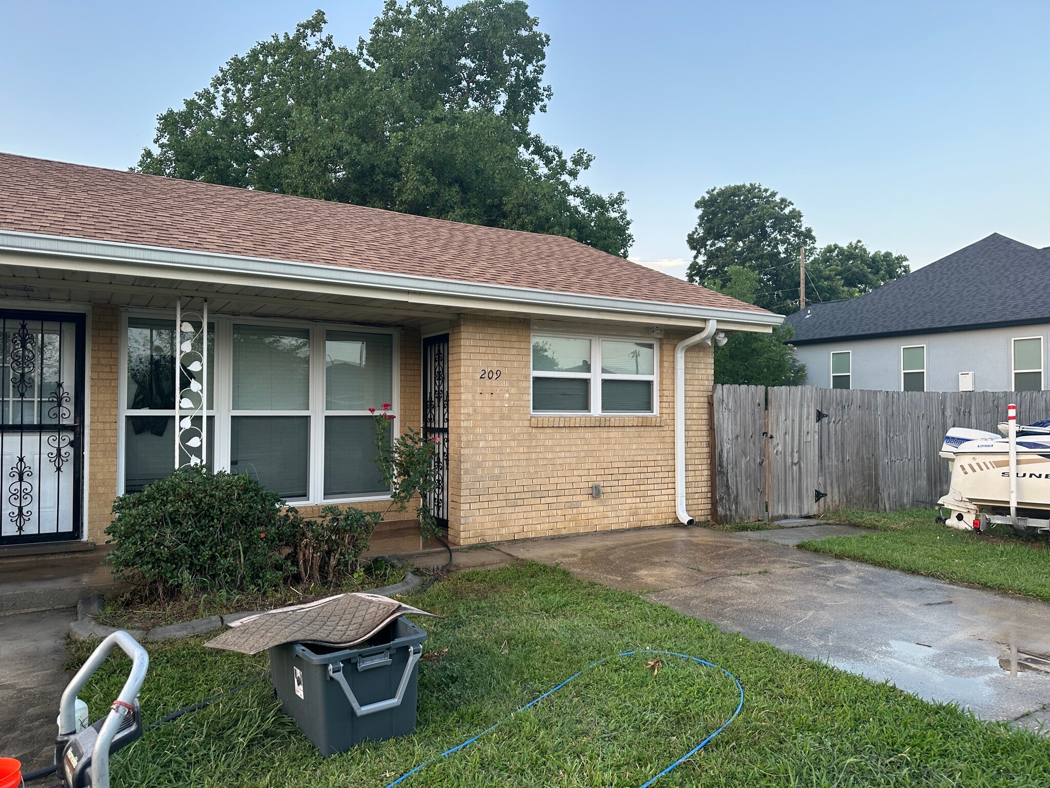 Building Photo - 209 Cougar Dr