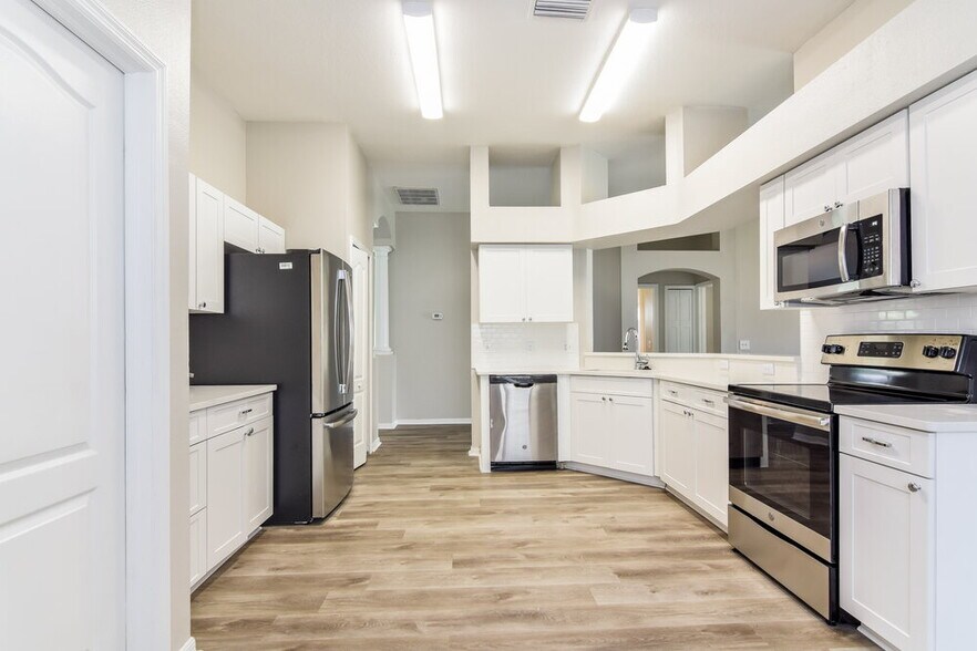 Building Photo - 8217 Water Tower Dr