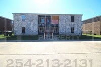 Building Photo - 3402 Hereford Ln