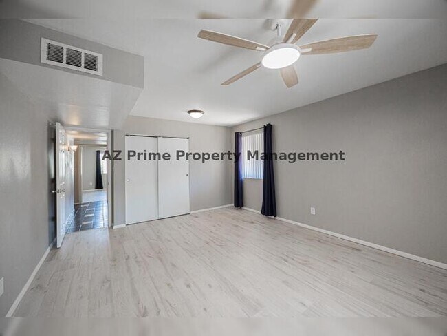 Building Photo - 1634 W Sack Dr