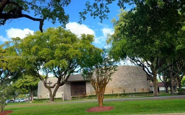 Building Photo - 15515 N Miami Lakeway