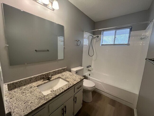 Building Photo - 4076 Teakwood Dr