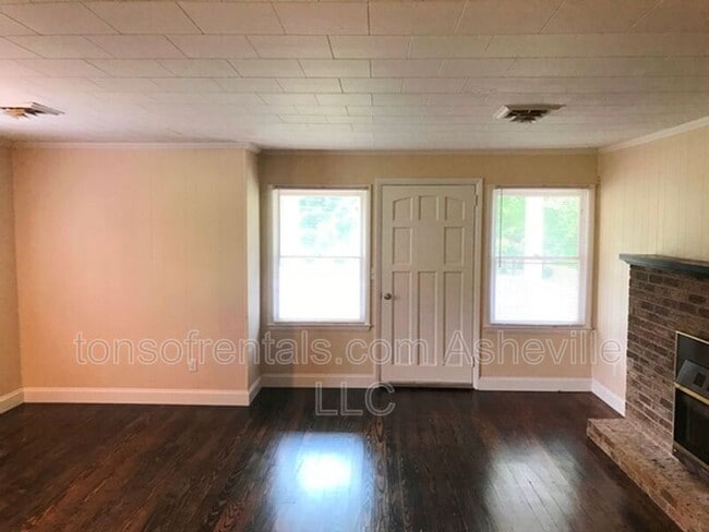 Building Photo - 148 Briarwood Ln