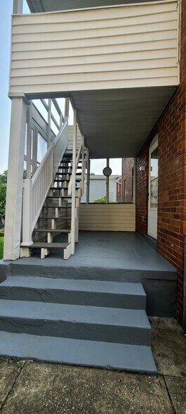 Building Photo - 5705 36th Ave