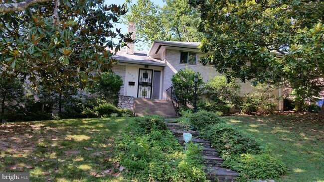 Building Photo - 5909 Lenox Rd