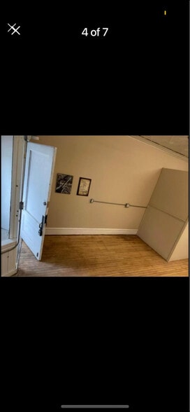 Building Photo - 4220 S Beaumont Ave