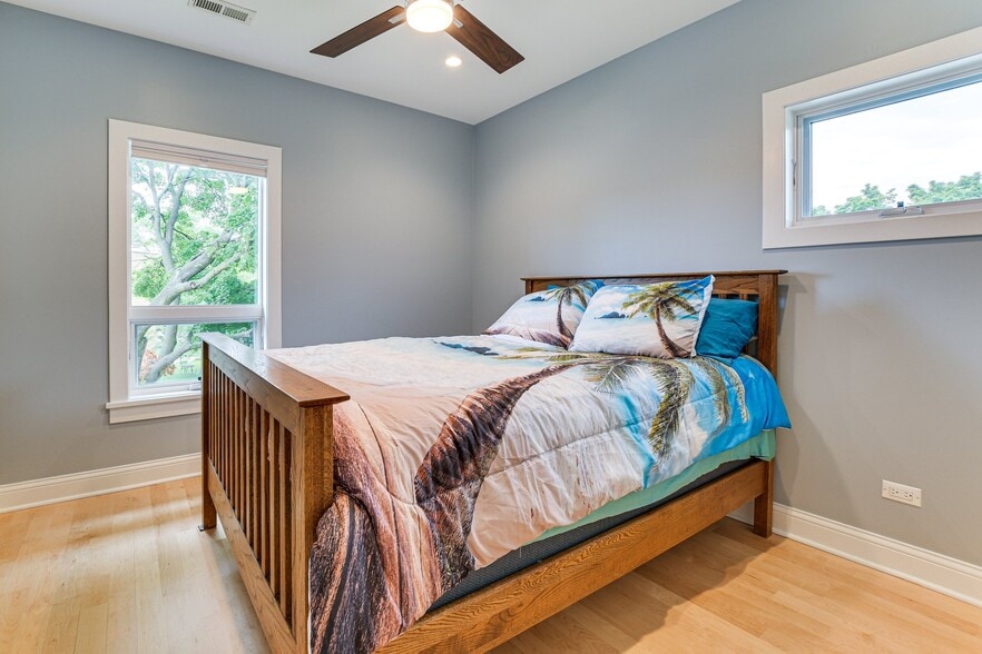 2nd bedroom - 4727 N Kiona Ave