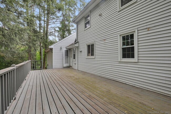 Building Photo - 77 Hemlock Ridge