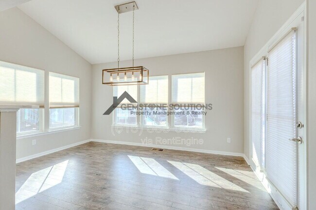 Building Photo - 2704 Orleans Dr