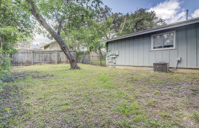 Building Photo - 819 Sirocco Dr