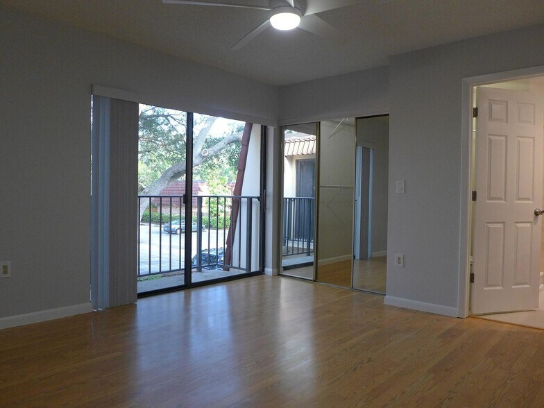 Building Photo - 2708 12th Ct