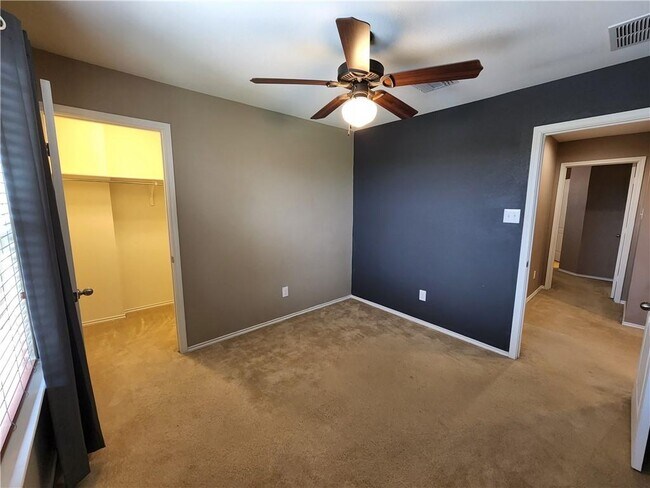 Building Photo - 222 Telluride Dr