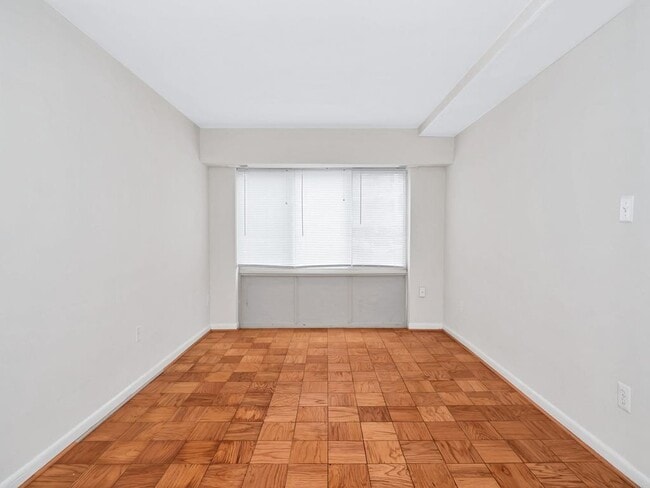 Building Photo - River East-Fairlawn Gardens