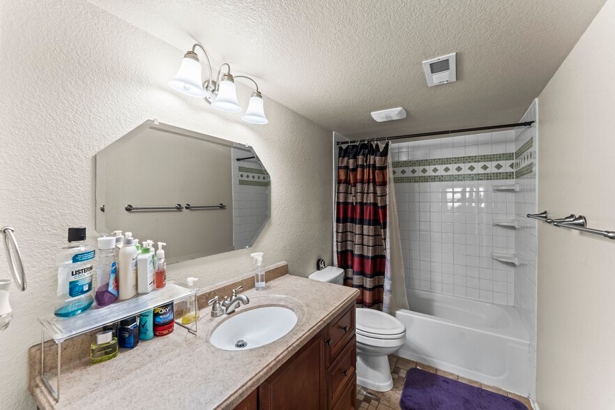 Building Photo - 6531 Passing Sky Dr