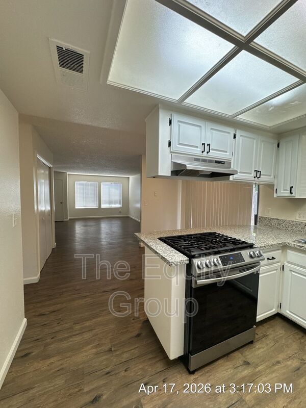 Building Photo - 312 1/2 N Park Street