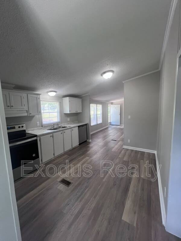 Building Photo - 114 Kathleen Terrace