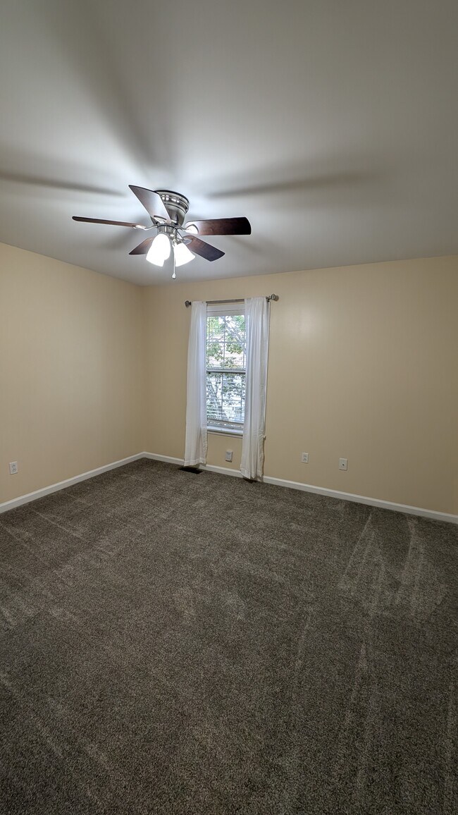 Building Photo - 1185 Ashford Ln