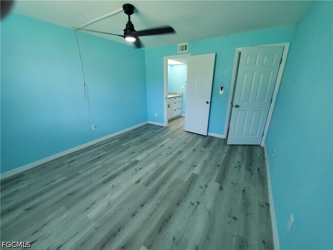 Building Photo - 1055 Palm Ave