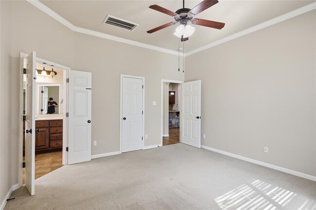Building Photo - 216 Great Cir Cove