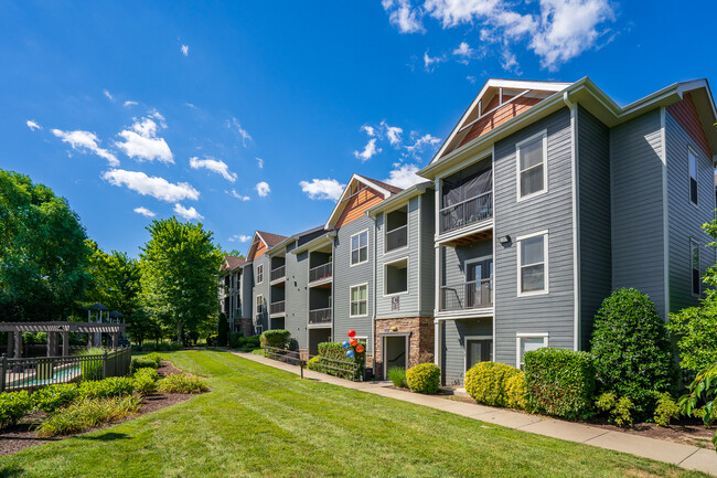 Building Photo - Fountains at Meadow Wood