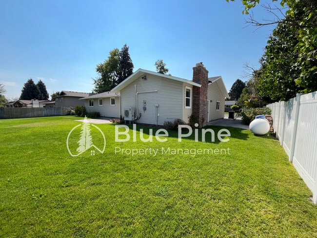Building Photo - 2409 Briarcliff Ave