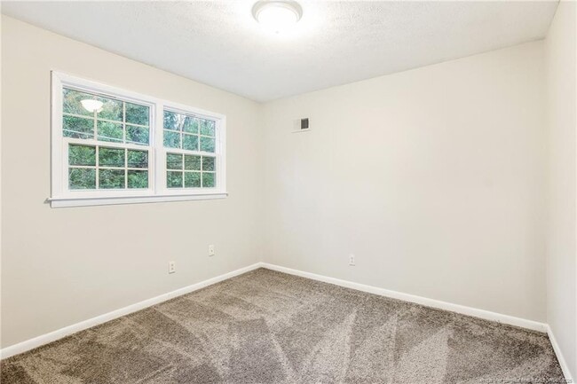 Building Photo - 828 Pilot Ave