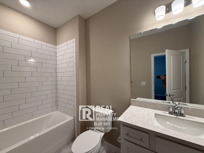 Building Photo - 20949 Cherry River Rd