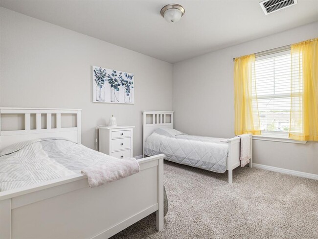 Building Photo - 2810 Dell Hollow Dr