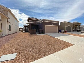 Building Photo - East El Paso 3 bed Refrig A/C