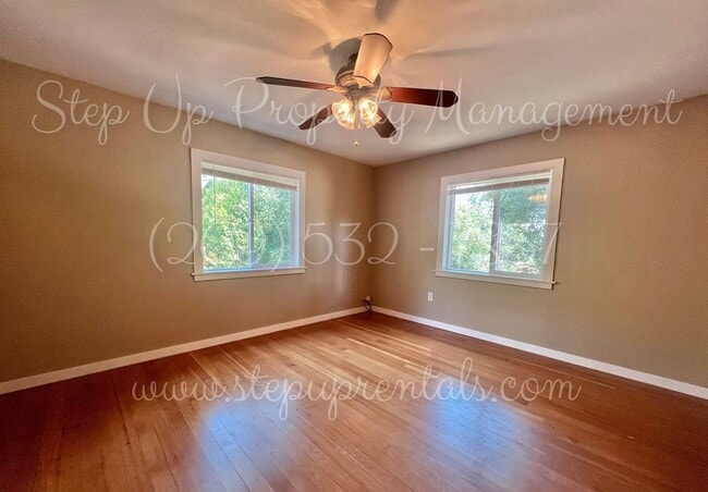 Building Photo - Updated 2-Bed, 2-Bath Home with Bonus Room...