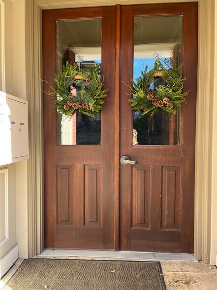 Building entrance - 1134 Locust St
