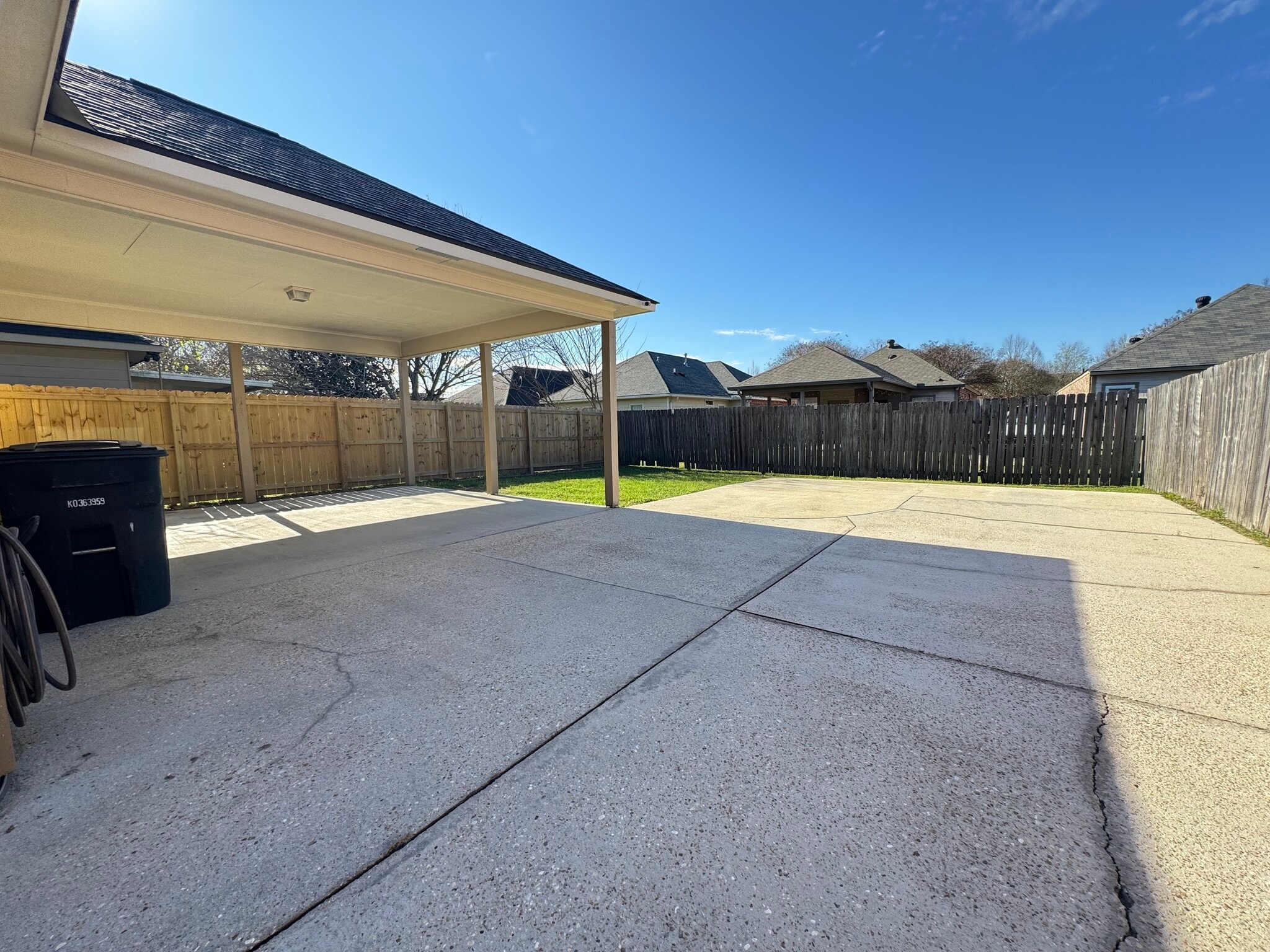 Building Photo - 5578 Arialo Dr