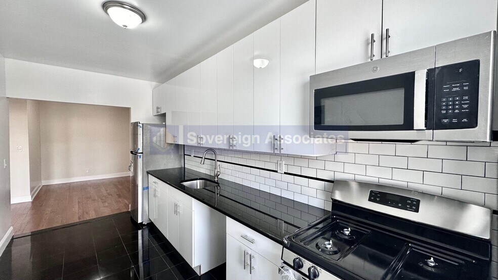 Building Photo - 1803 Riverside Dr