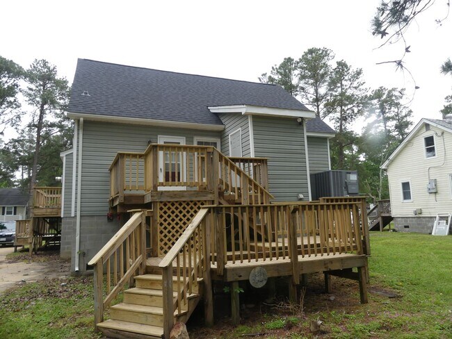 Building Photo - 100 Lodge Rd