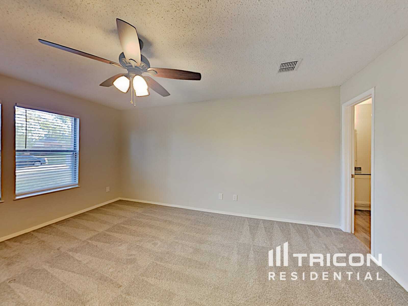 Building Photo - 647 Blue Chalk Dr