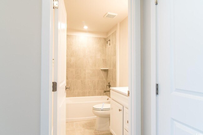 Building Photo - 2382 Elowen Ln