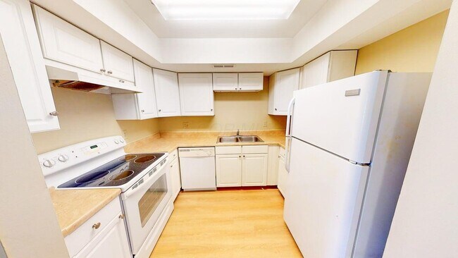Building Photo - 2064 Park Run Dr