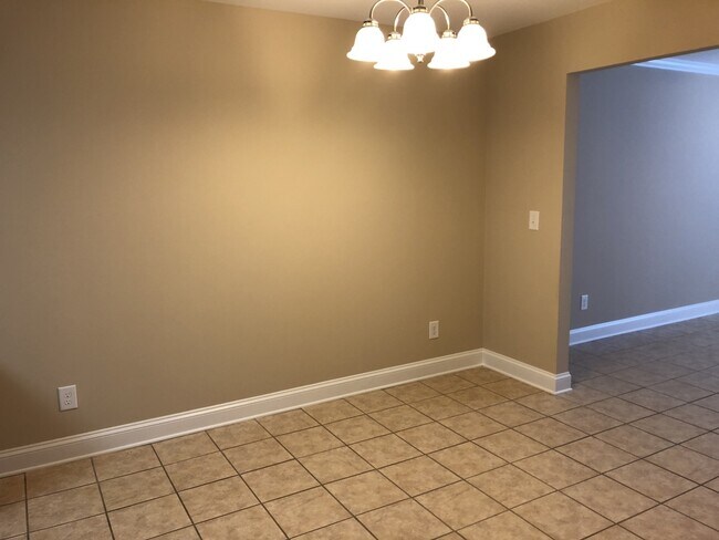 Building Photo - Available to show! **MOVE-IN Special $250 off the 1st full month's rent.**