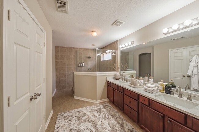 Building Photo - 30627 N Sulphur Creek Dr