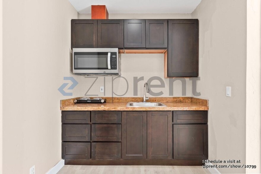 Building Photo - 1729 Laine Ave