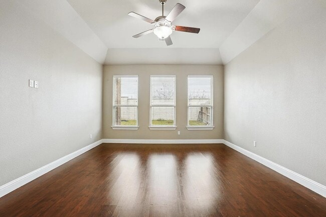 Building Photo - 8804 Vantage Point Dr