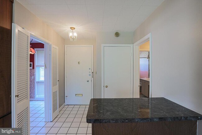 Building Photo - 3219 Northbrook Rd