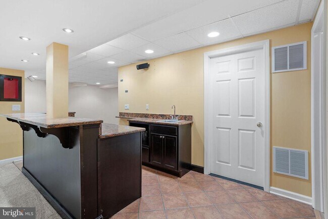 Building Photo - 50 Greylynne Dr