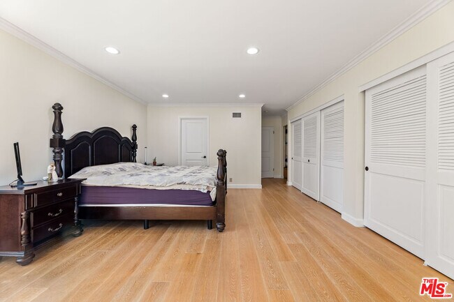Building Photo - 6111 Monero Dr