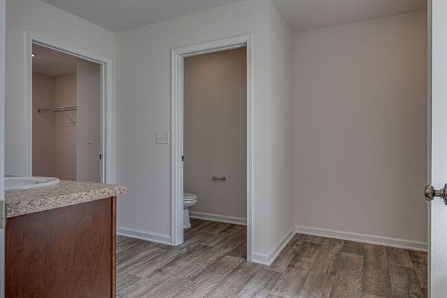 Building Photo - 6473 Flora Court