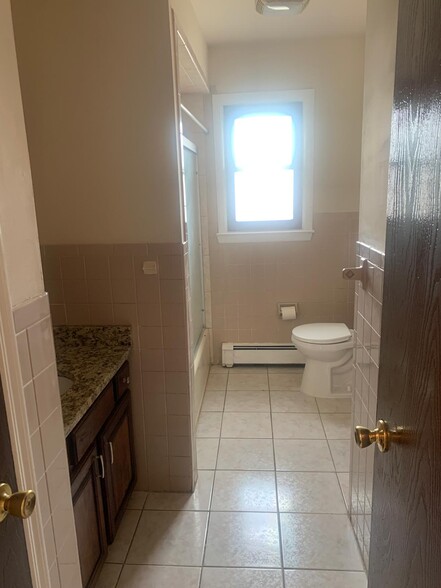 Building Photo - 615 McCandless Pl
