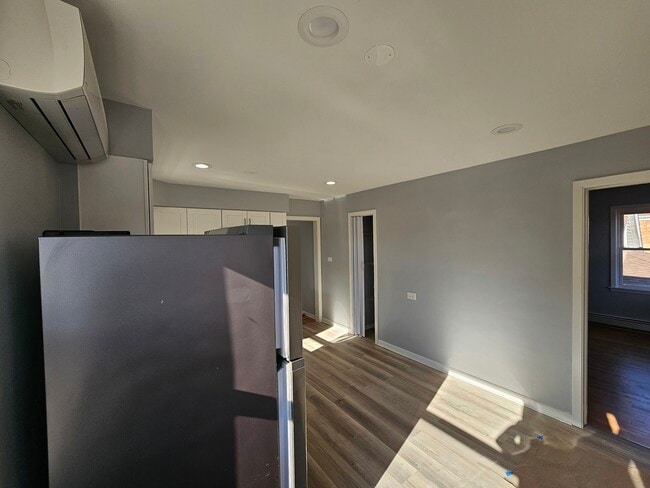 Building Photo - 2909 N Austin Ave