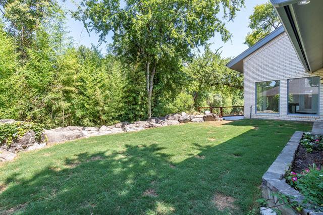 Building Photo - 8907 Club Creek Cir