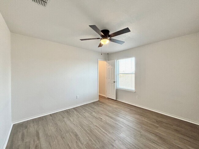 Building Photo - 6915 Opal Cliffs