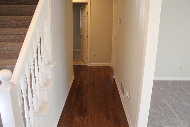 Building Photo - 2677 Colony Cir